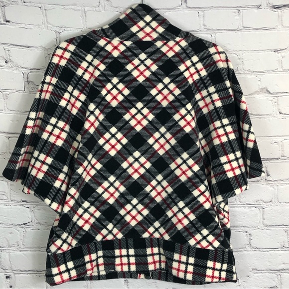 LIZ CLAIBORNE ACTIVE FLEECE PLAID RED/BLACK PONCHO/CAPE SIZE (L) - Picture 7 of 14